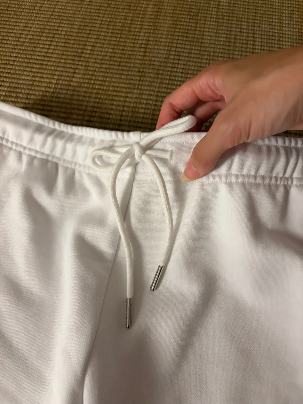 Cropped capri sweatpants long shorts in white